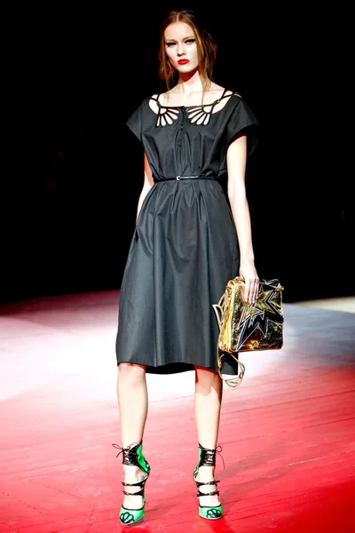Look 19